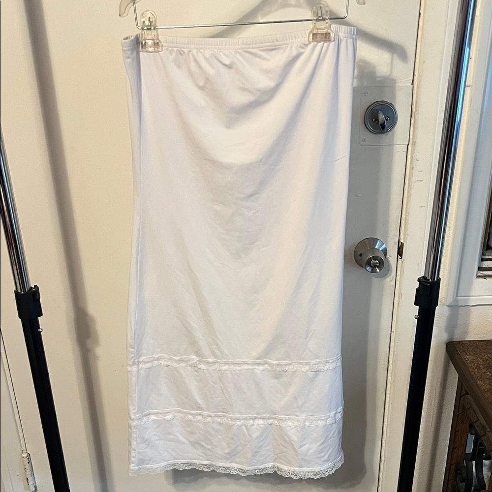 Elegant White Lace Trim Skirt